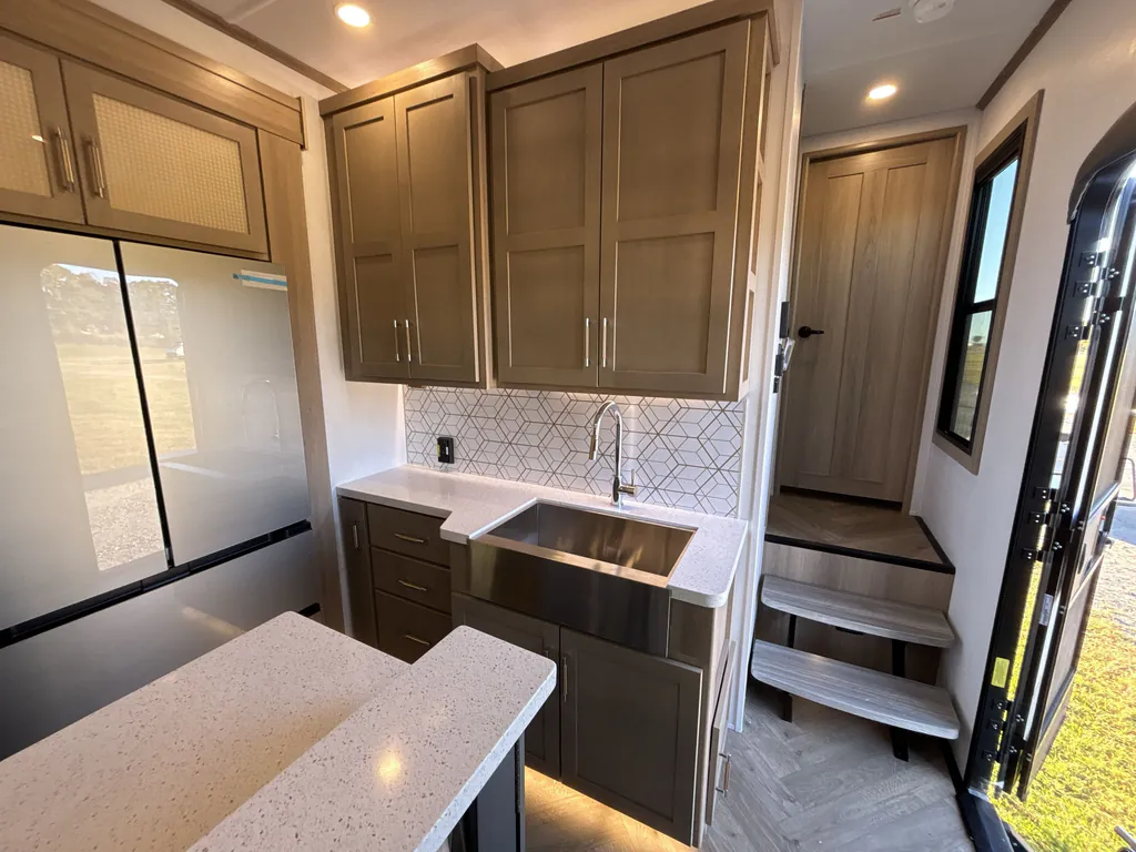 2026 Keystone Raptor 415, Photos photo 12