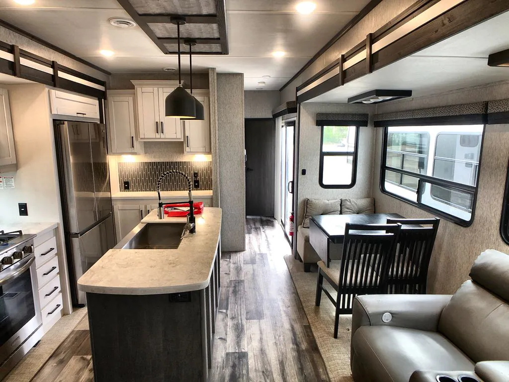 2023 CrossRoads Hampton 378DBB - Photo 2