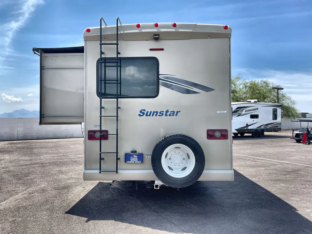 2018 Winnebago Sunstar 27P, Photos photo 7