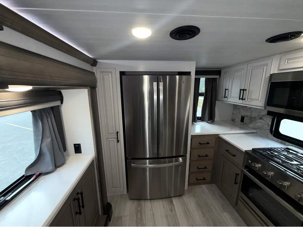 2024 Keystone Montana 3901RK, Photos photo 8
