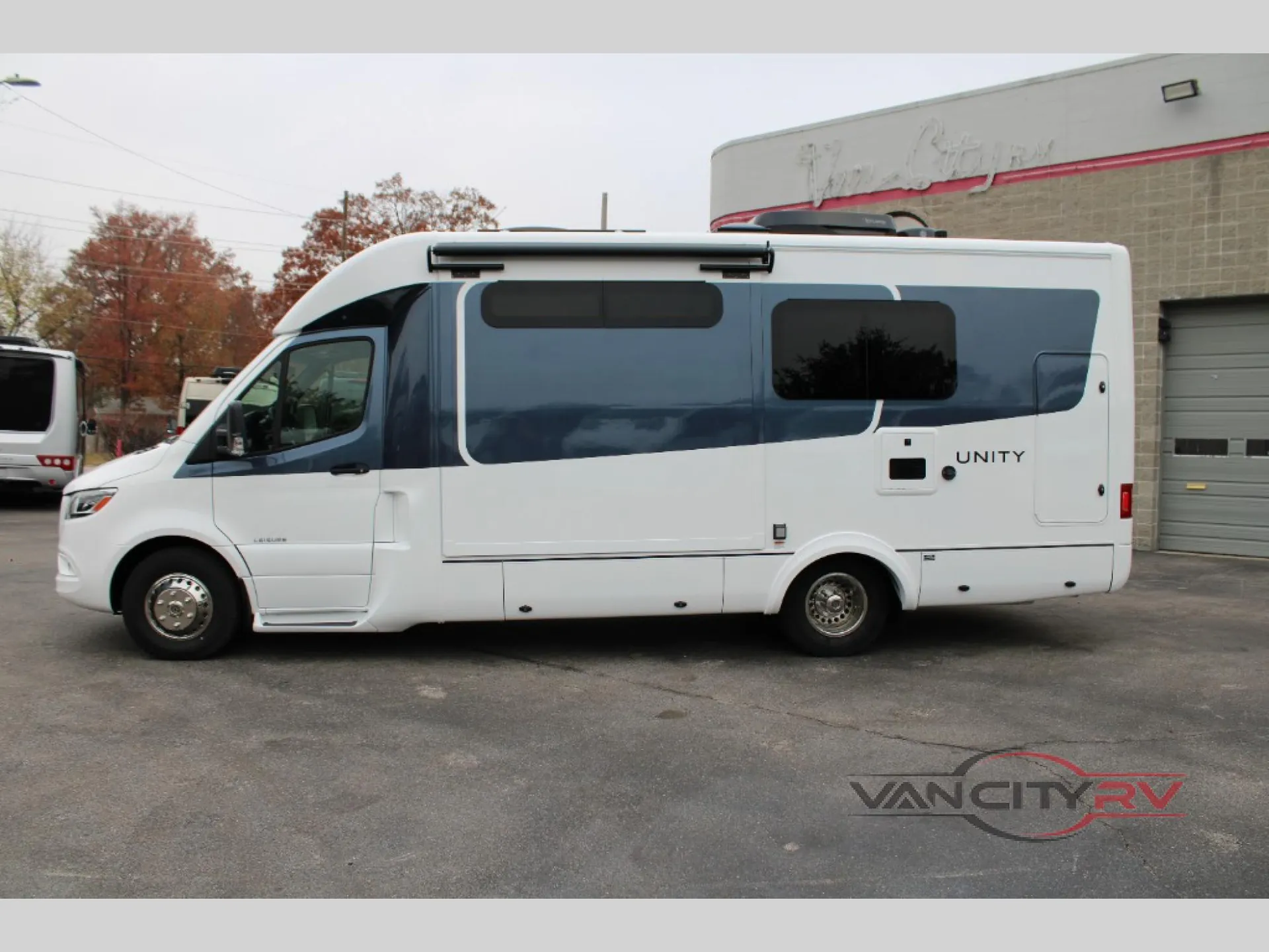 2025 Leisure Travel Unity U24MBL - Photo 3