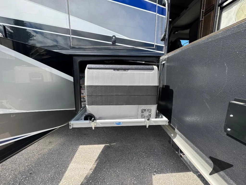 2022 Entegra Coach Accolade 37K, Photos photo 11