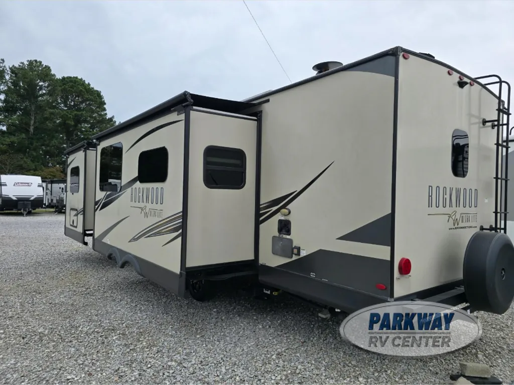 2023 Forest River Rockwood Ultra Lite 2912BS, Photos photo 4