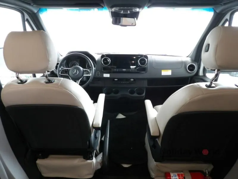 2023 Regency RV Ultra Brougham UB25UL - Photo 3