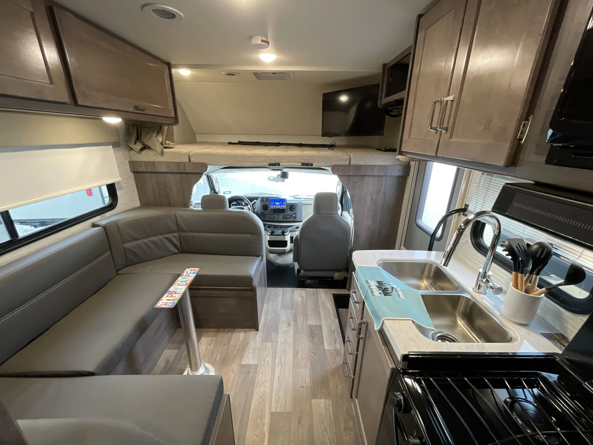 2024 Winnebago Minnie Winnie 22M - Photo 4