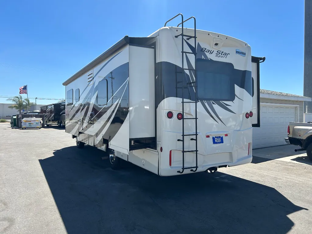 2019 Newmar Bay Star Sport 3014 - Photo 4