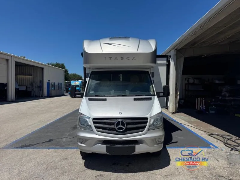 2016 Winnebago Navion 24M - Photo 2