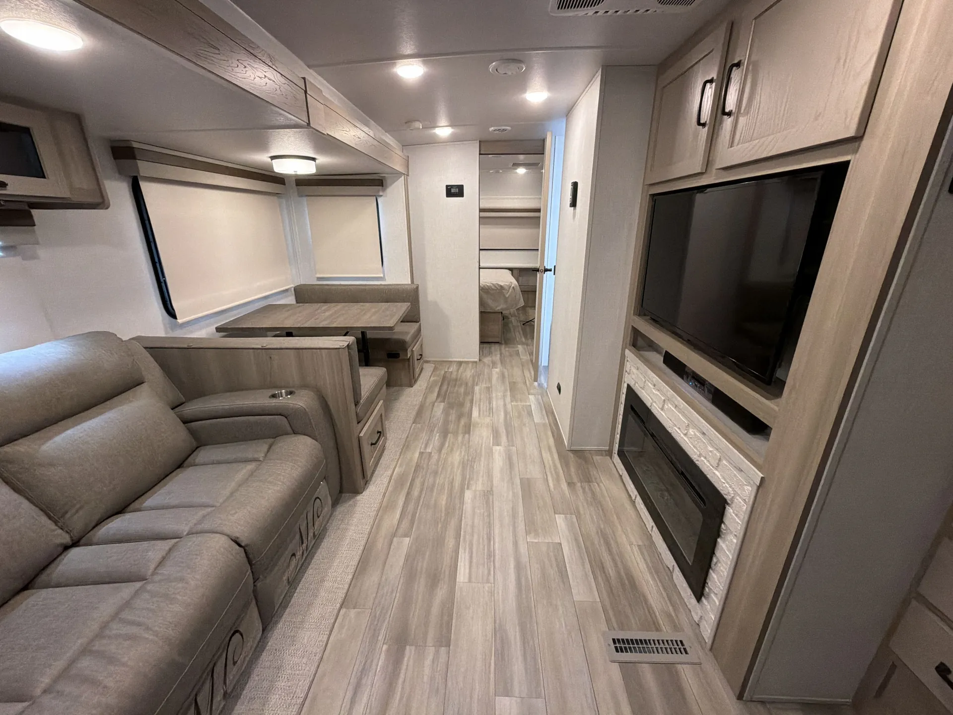 2024 Forest River Rockwood Ultra Lite 2614BS — living area main