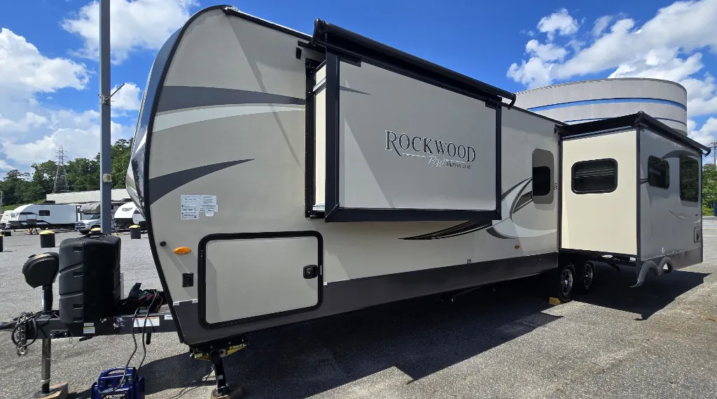 2020 Forest River Rockwood Ultra Lite 2902SW - Photo 4