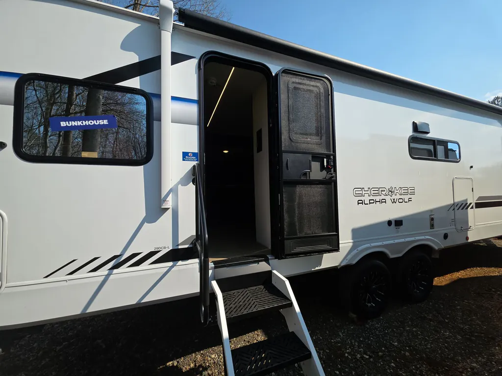 2026 Forest River Cherokee Alpha Wolf 29DCB, Photos photo 9