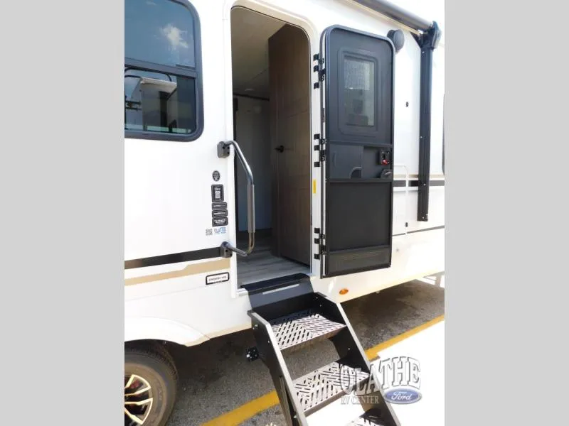 2027 Keystone RV Cougar Half-Ton 28BHS - Photo 4