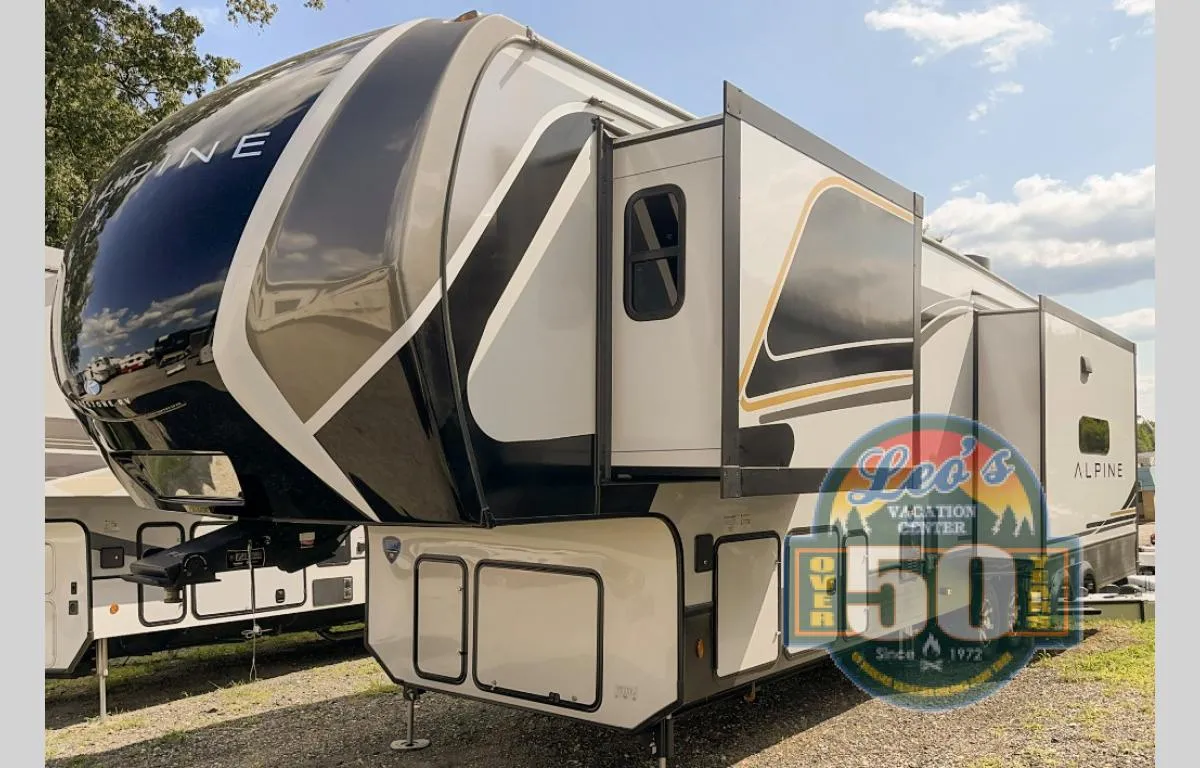 2025 Keystone Alpine 3303CK - Photo 3