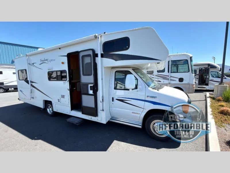 2008 Coachmen RV Freedom Express 26SO - Main photo