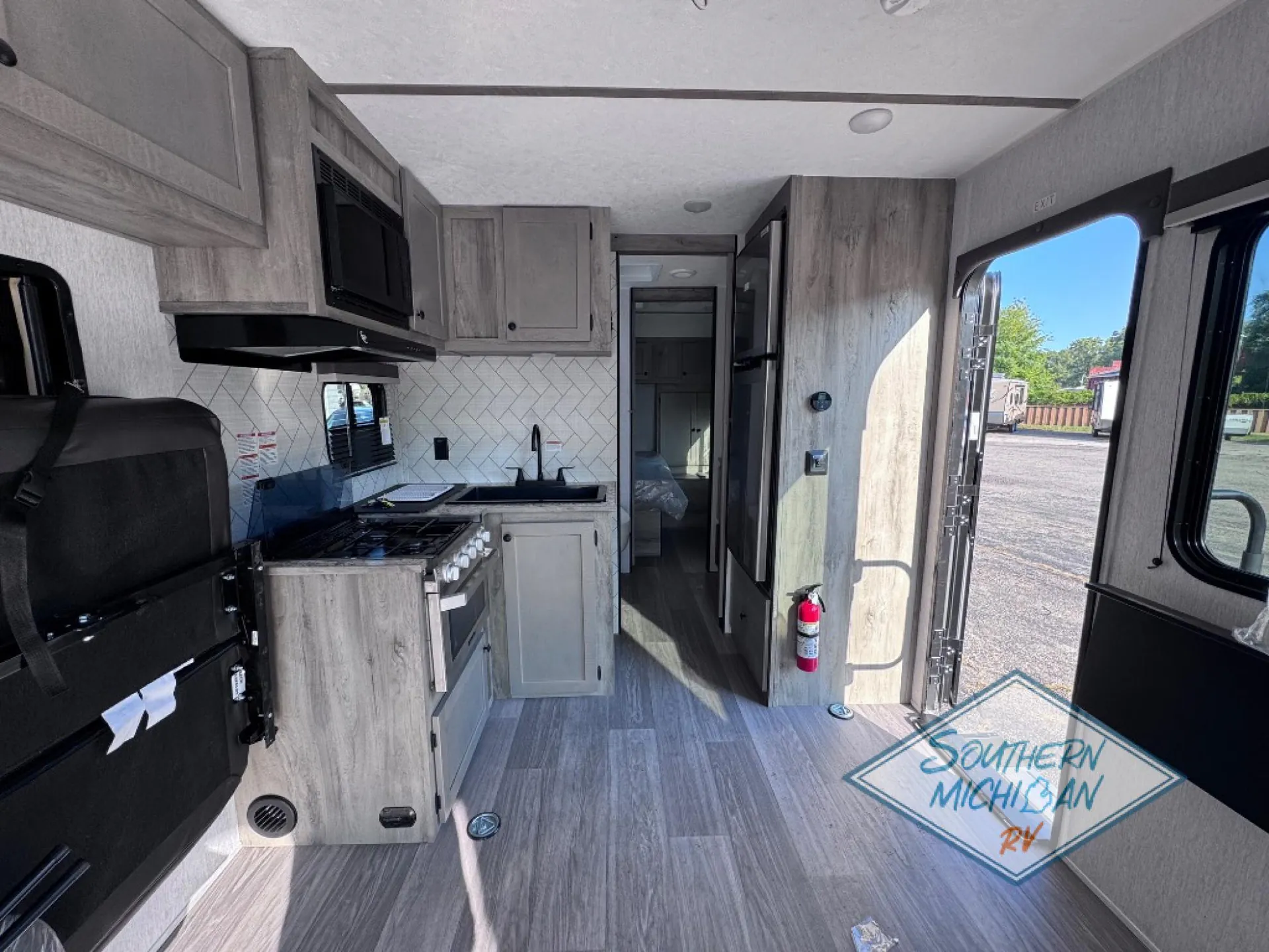 2026 Sunset Park RV Sun Lite 27WQB - Photo 4