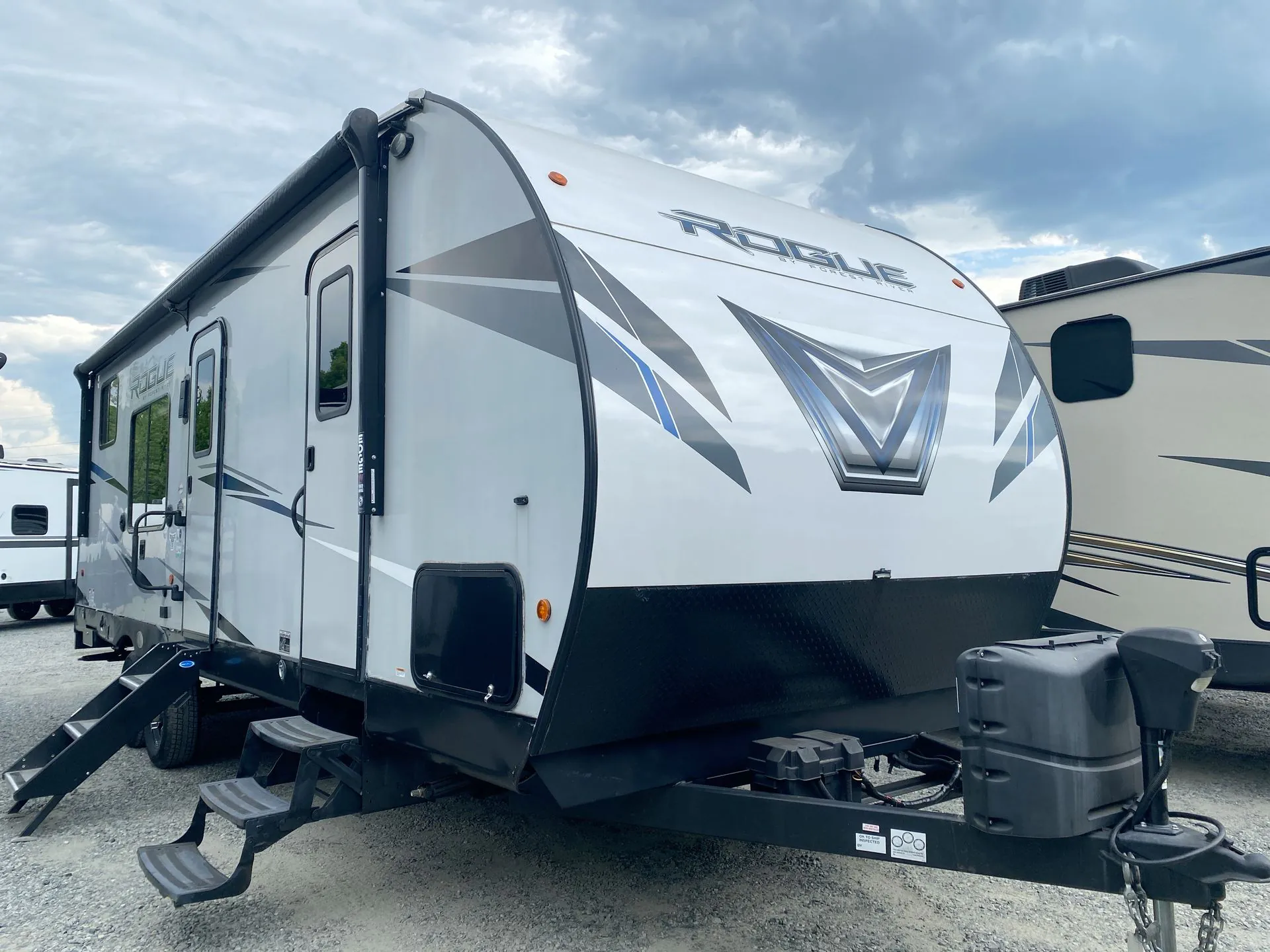 2022 Forest River Vengeance Rogue 29KS-16 - Photo 2