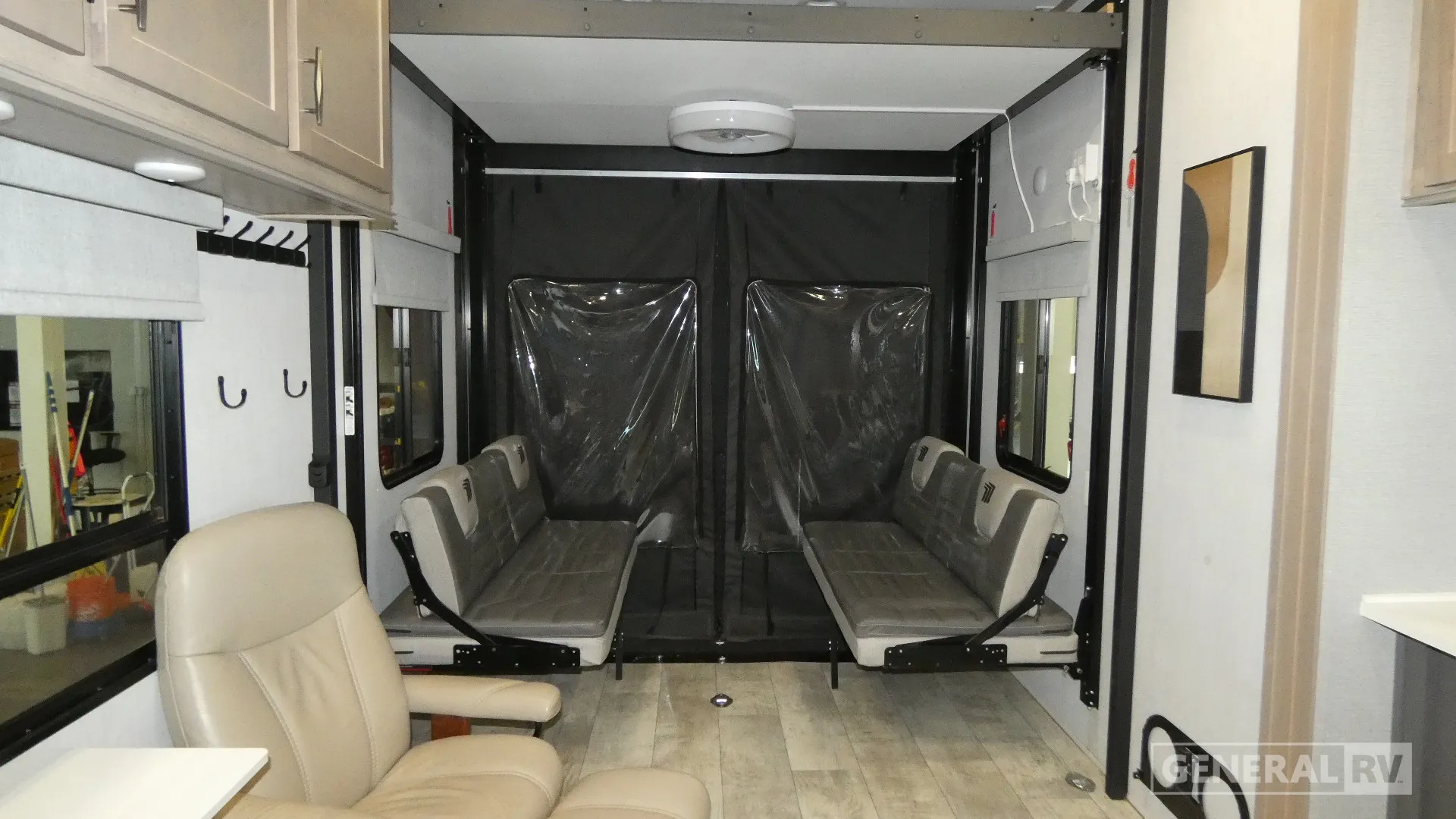 2024 Grand Design Momentum G-Class 325G - Photo 3