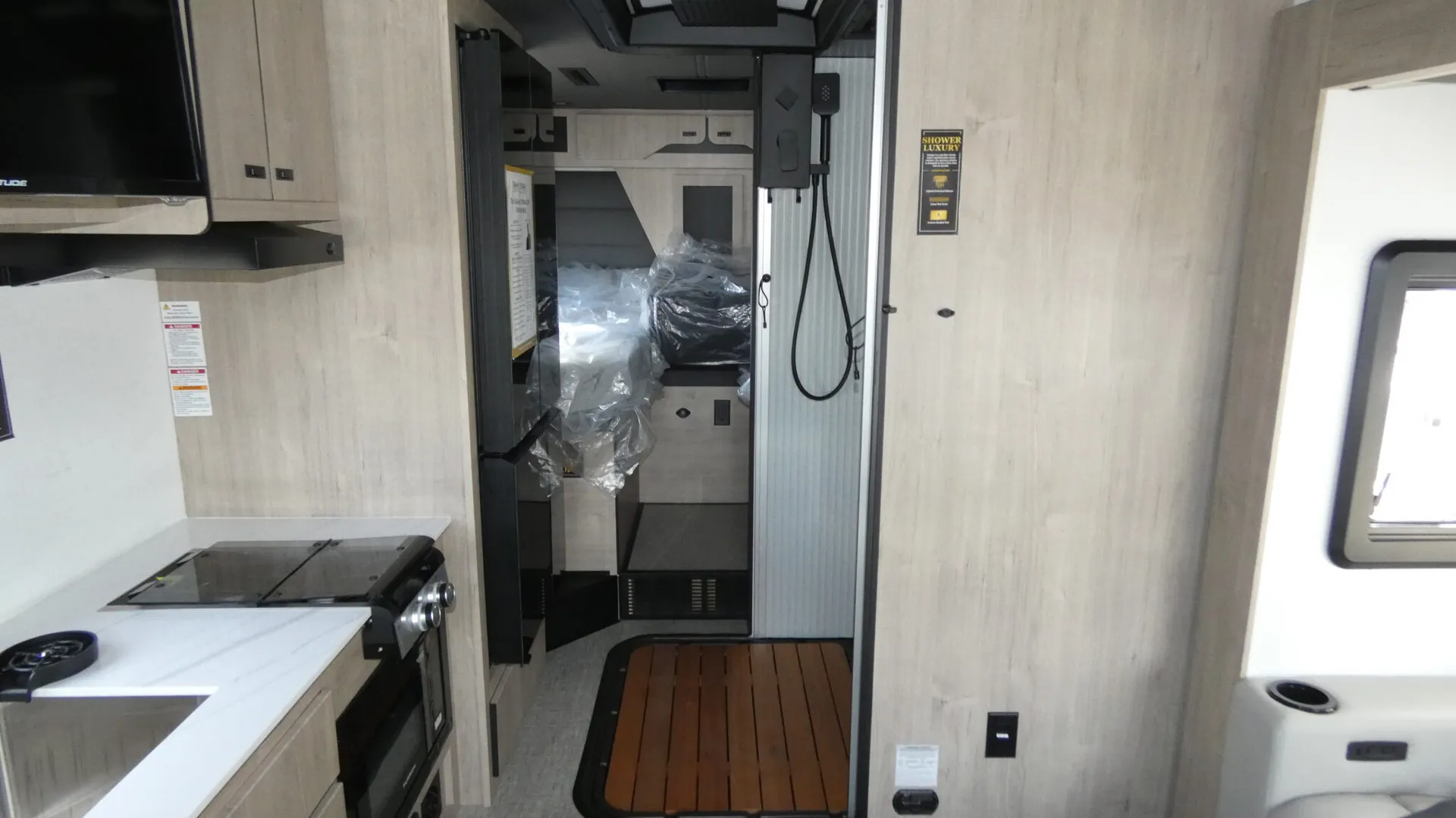 2026 Grand Design Lineage Series M 25TK - Photo 3