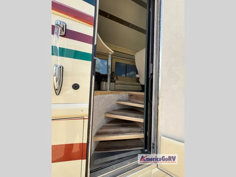 1998 Newell Coach MOTOR HOME 45L - Photo 2