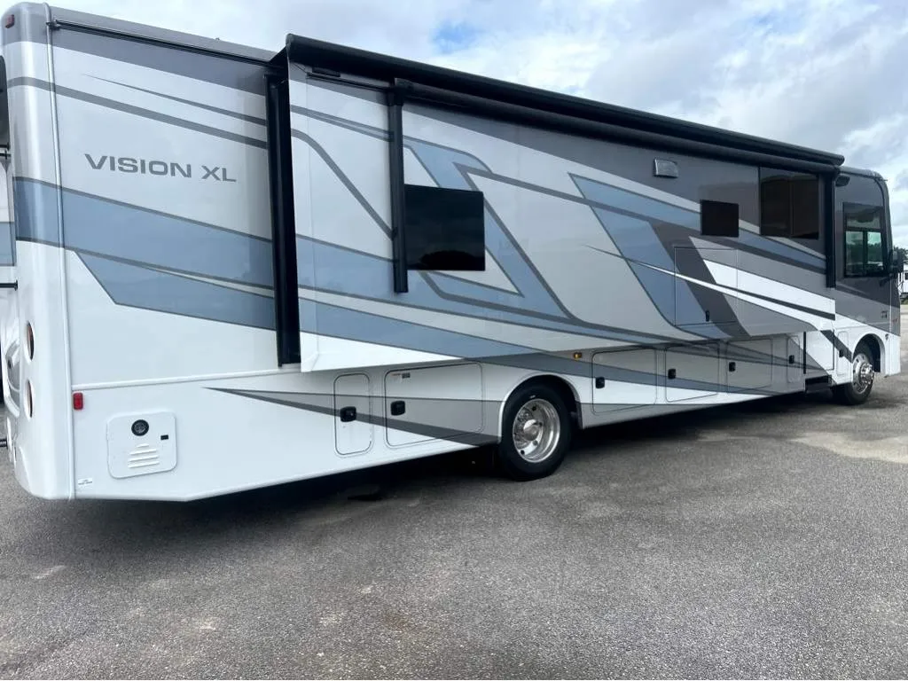 2027 Entegra Coach Vision XL 36C, Photos photo 6