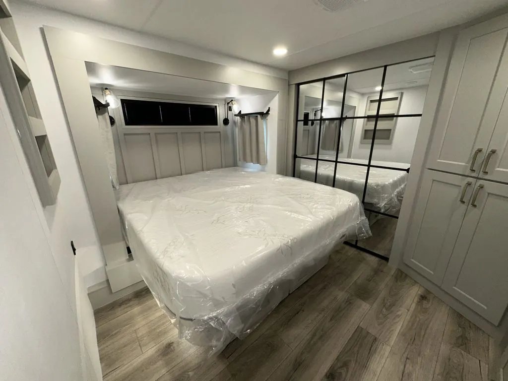 2026 Brinkley Model G 3970, Photos photo 30