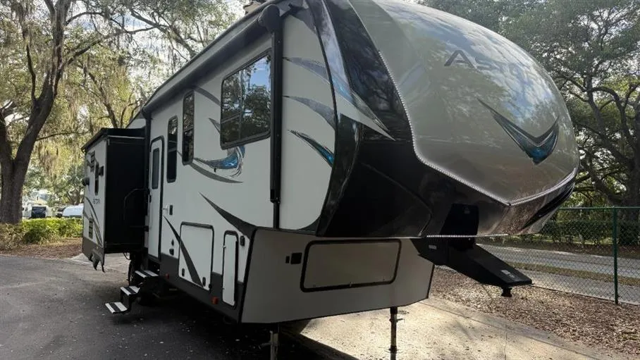 2018 Dutchmen Astoria 2953RLF - Photo 2