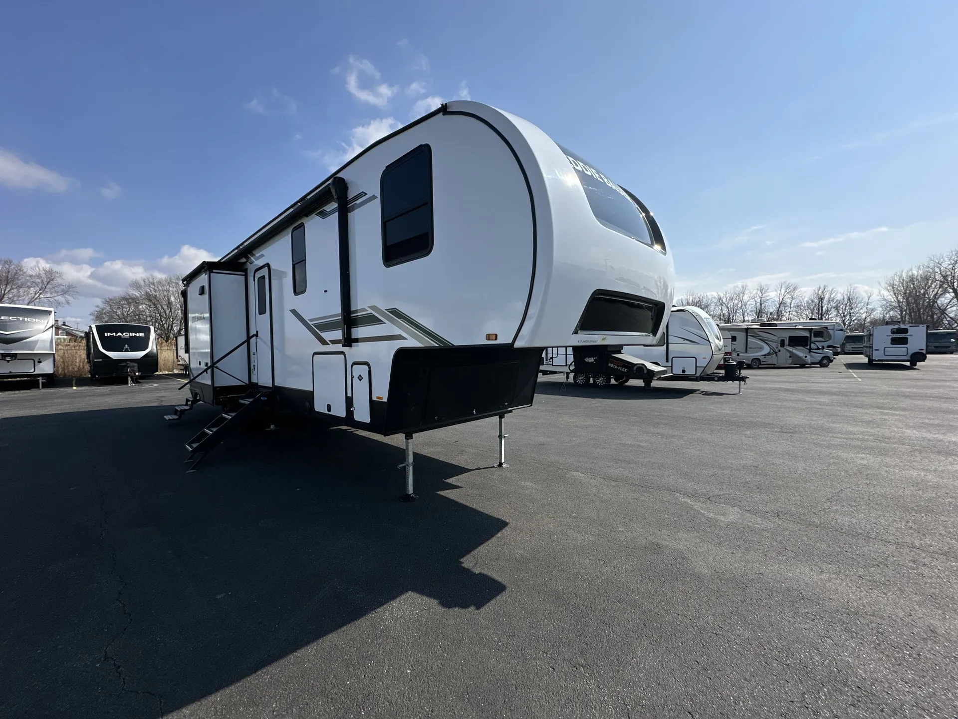 2025 Heartland Eddie Bauer Signature 3600LF - Photo 2