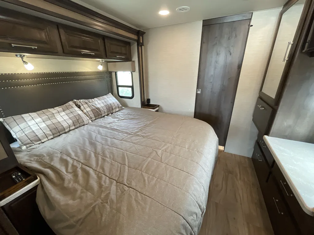 2019 Entegra Coach Emblem 36U, Photos photo 15
