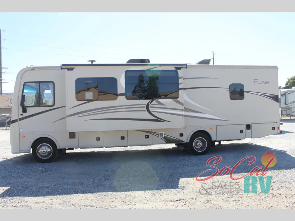 2018 Fleetwood Flair 31A, Photos photo 5