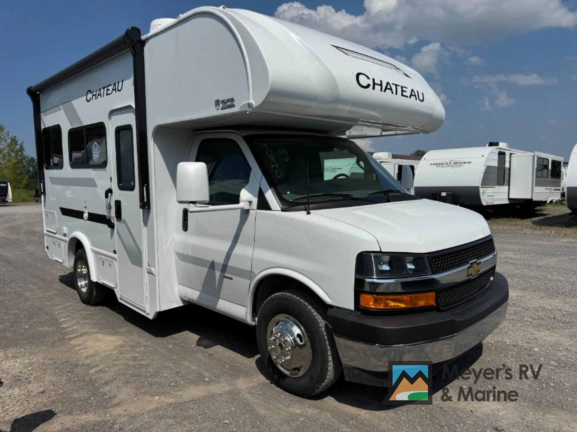 2026 Thor Motor Coach Chateau 19Z - Photo 2