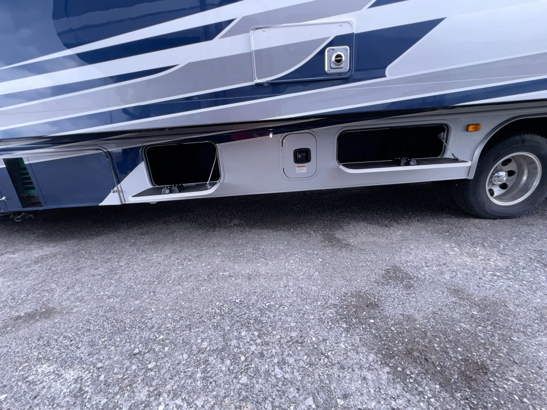 2023 Entegra Coach Esteem 31F - Photo 3