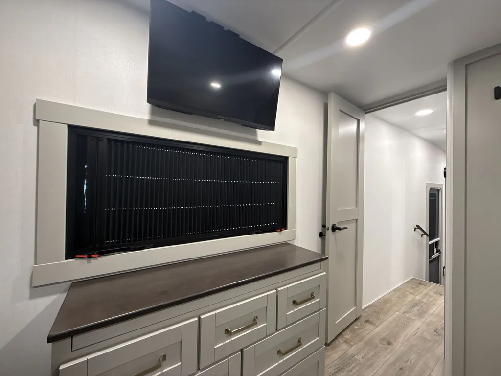 2026 Brinkley Model Z 3600, Photos photo 30