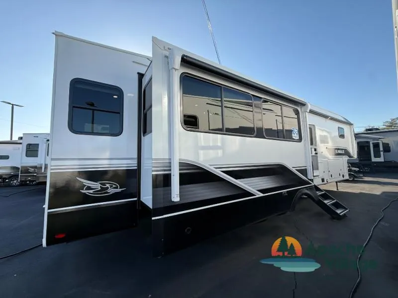 2026 Jayco Eagle 355MBQS - Photo 3