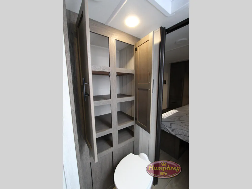 2026 Forest River Cherokee Alpha Wolf 33BH, Photos photo 34