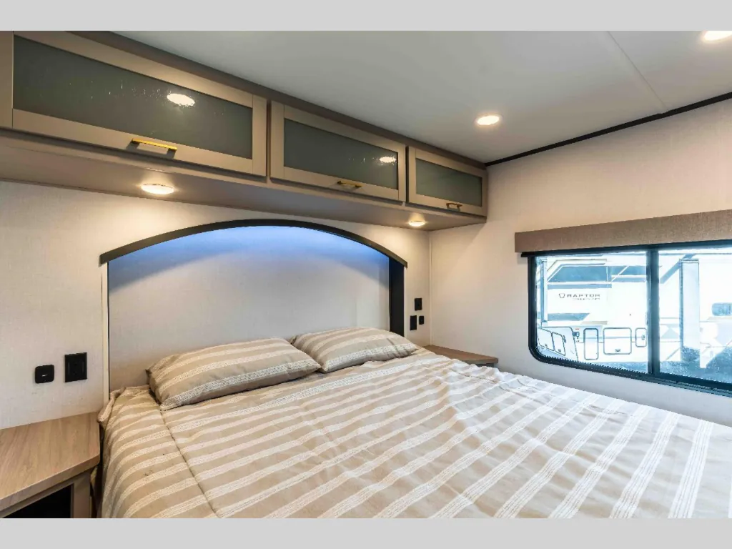 2027 Forest River Stealth 3300, Photos photo 9
