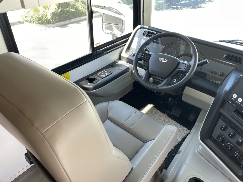 2027 Entegra Coach Vision XL 36C, Photos photo 31