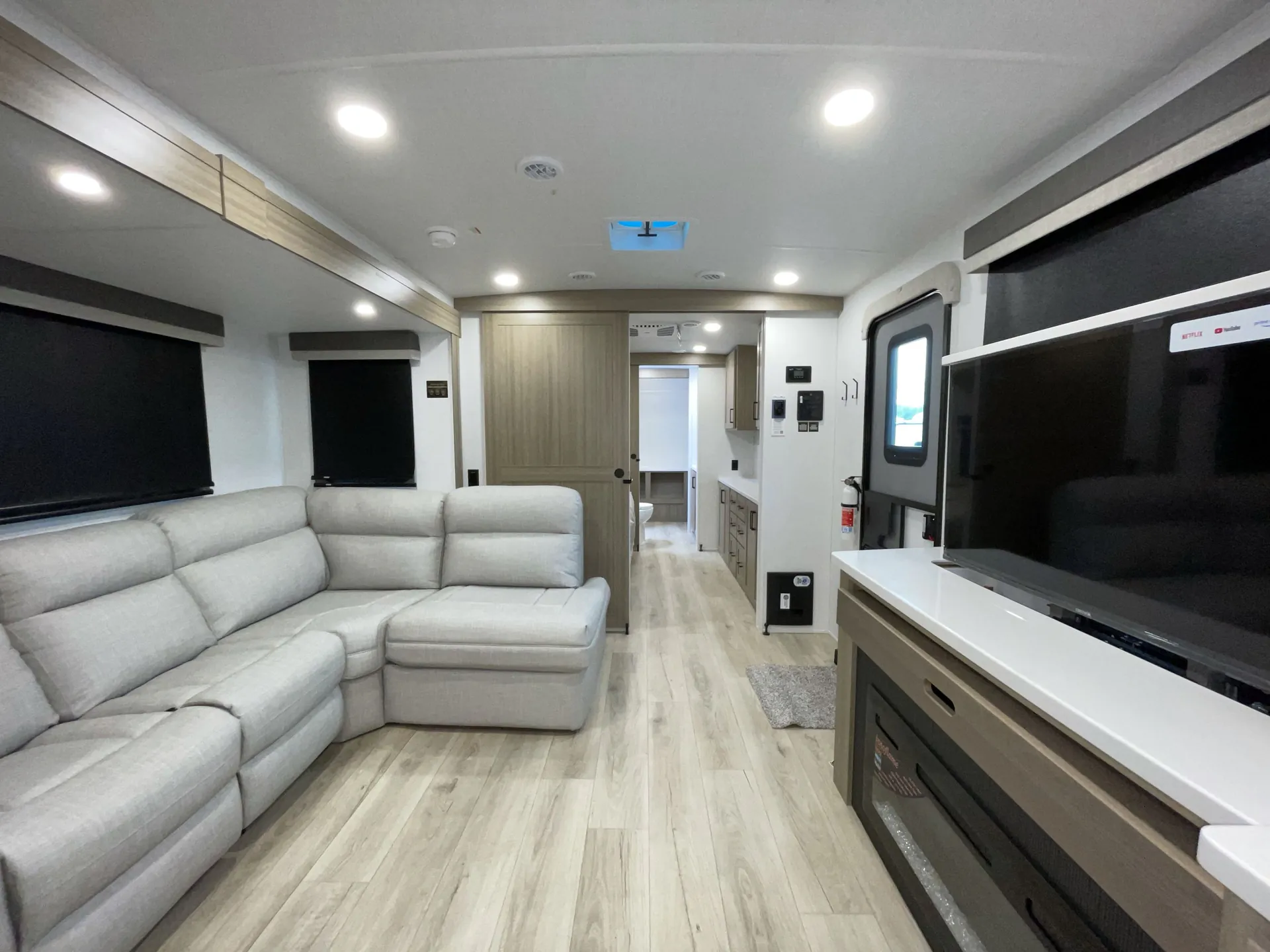 2027 Forest River Rockwood Ultra Lite 2711RK — living area main