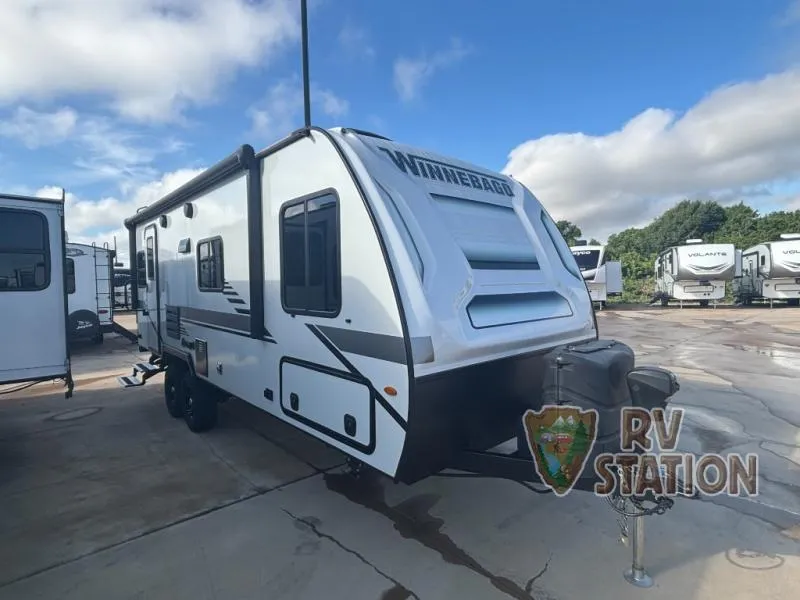 2022 Winnebago Micro Minnie 2225RL - Photo 2