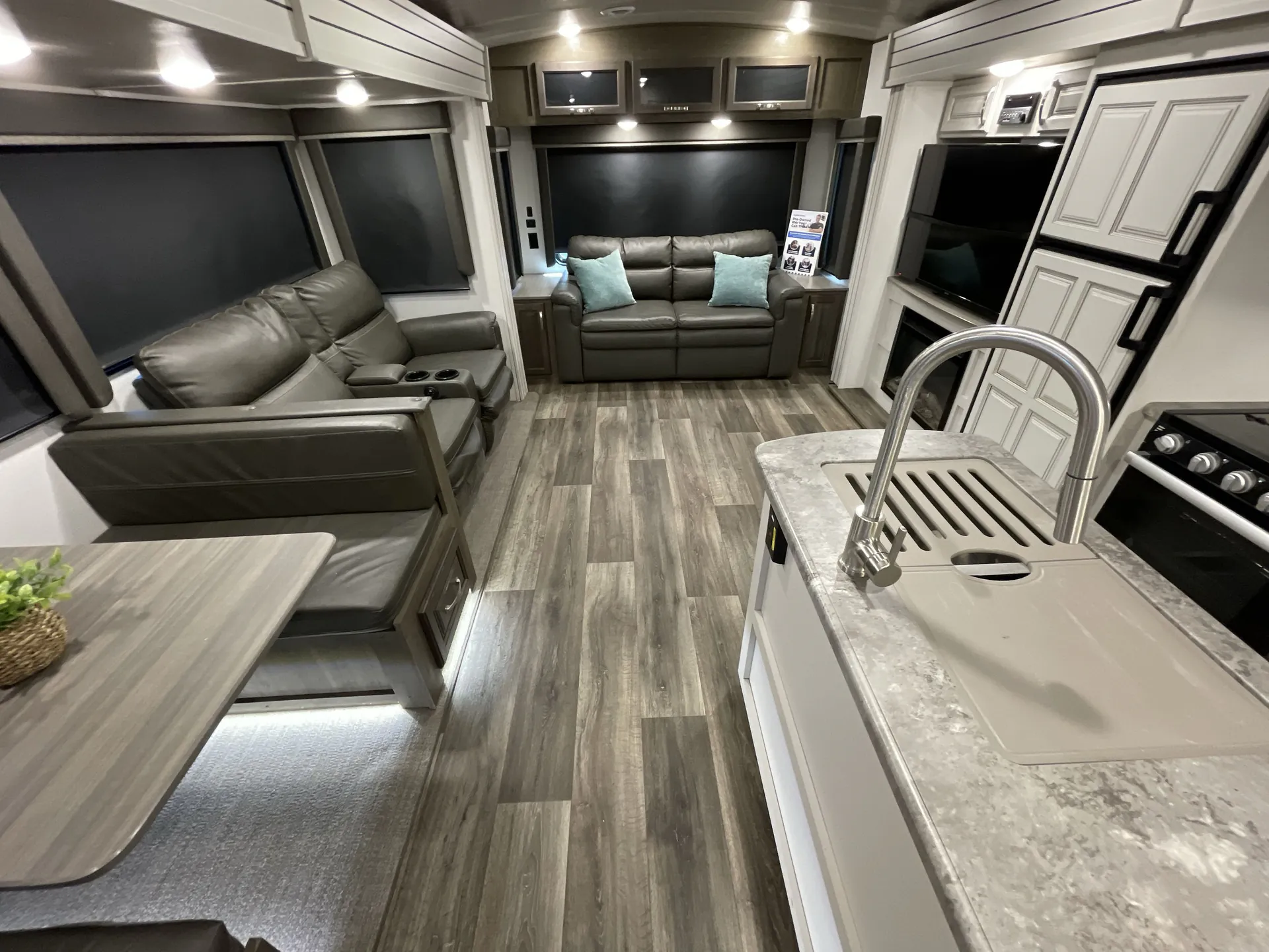 2022 Keystone Cougar Half-Ton 29RLSWE - Photo 3
