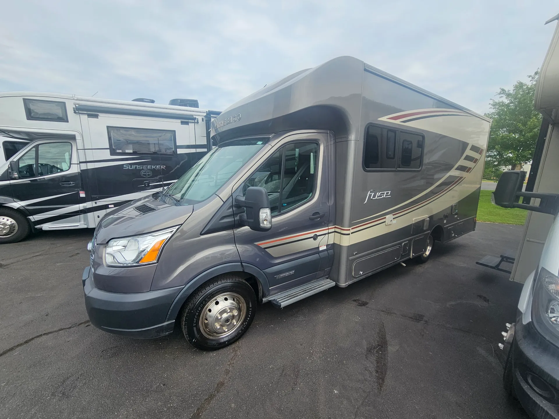 2017 Winnebago Fuse 23T - Photo 3