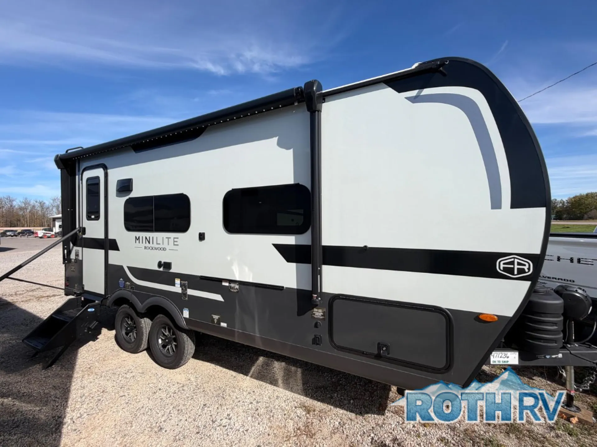 2027 Forest River Rockwood Mini Lite 2109S
