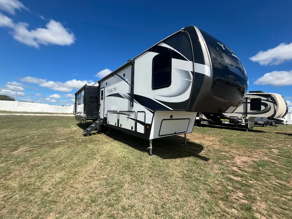 2021 Dutchmen Yukon 399ML - Photo 2