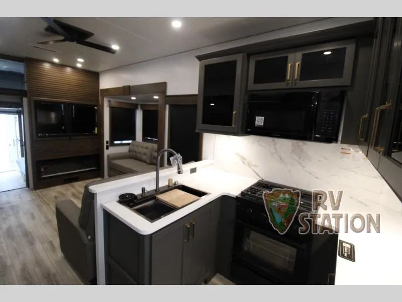 2027 Keystone RV Montana High Country 391TB - Photo 4