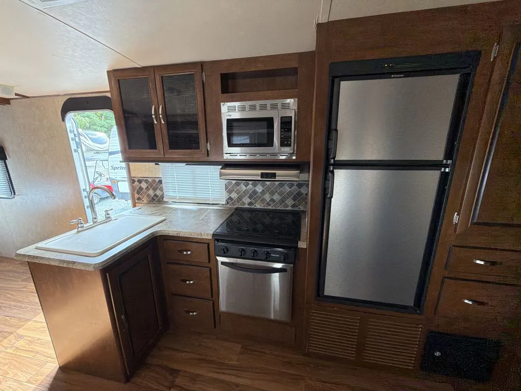 2016 Forest River Vibe 272BHS, Photos photo 15