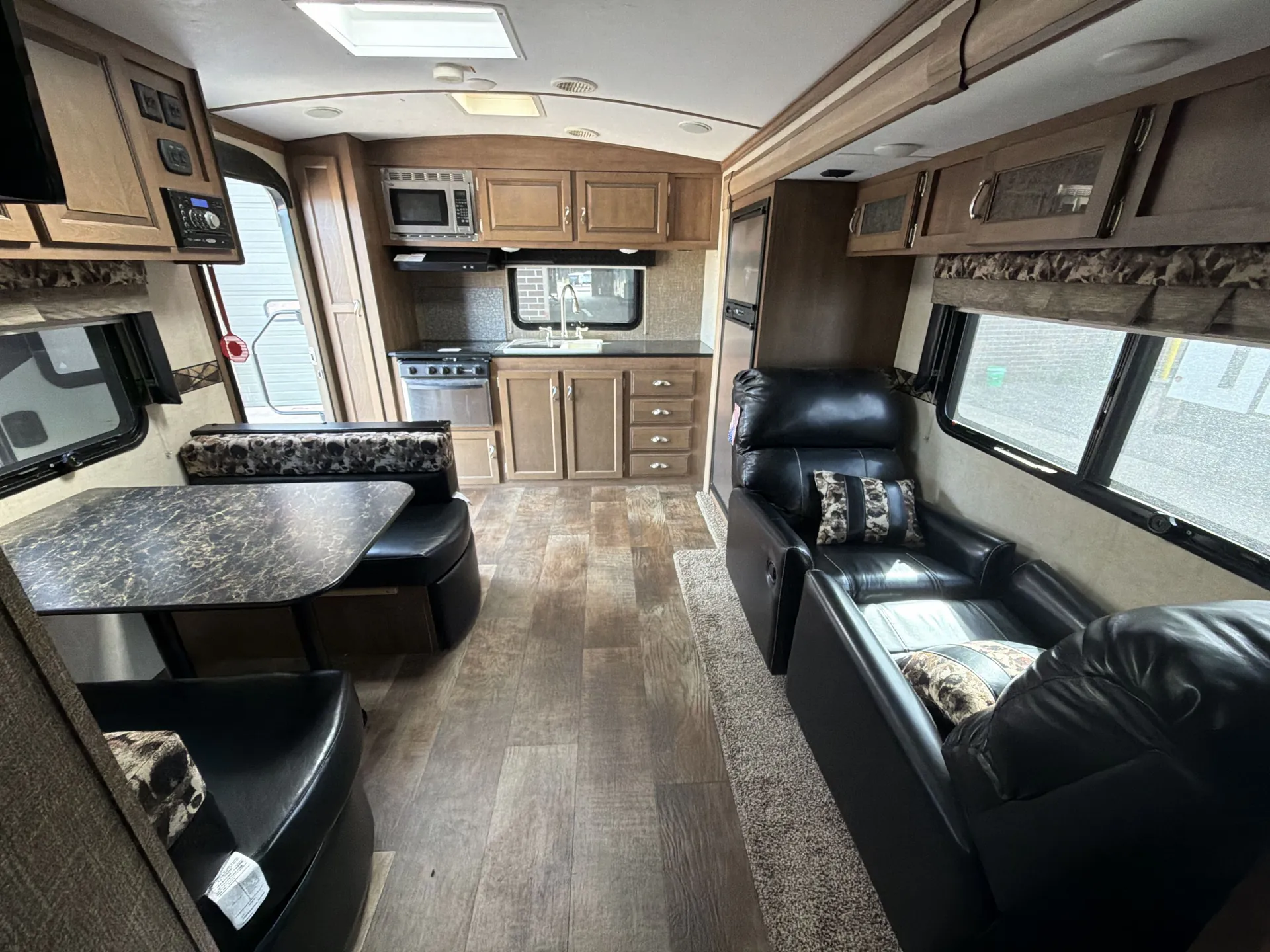 2016 K-Z Spree 263RKS — living area main