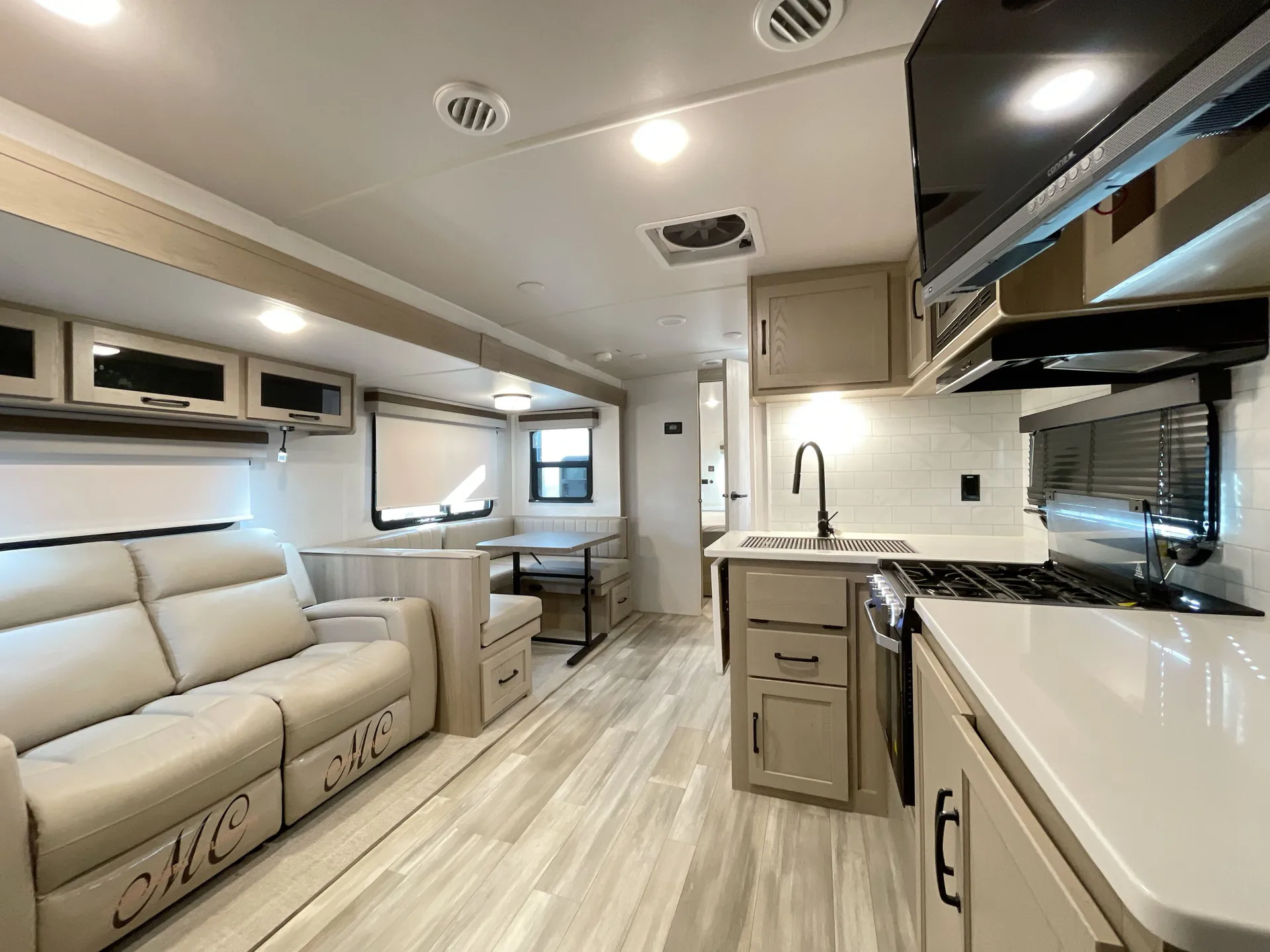2024 Forest River Rockwood Ultra Lite 2911BS — living area main