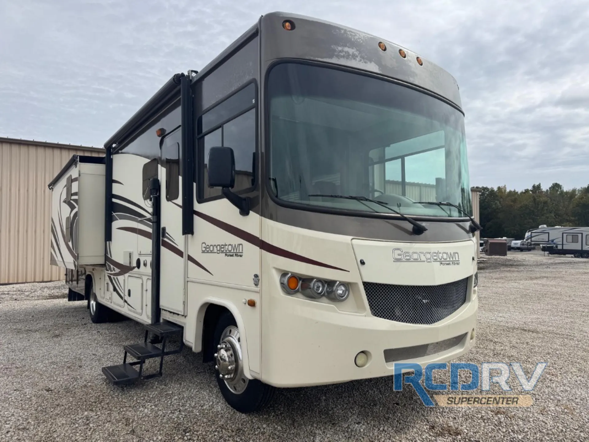 2015 Forest River Georgetown 364TS - Photo 2