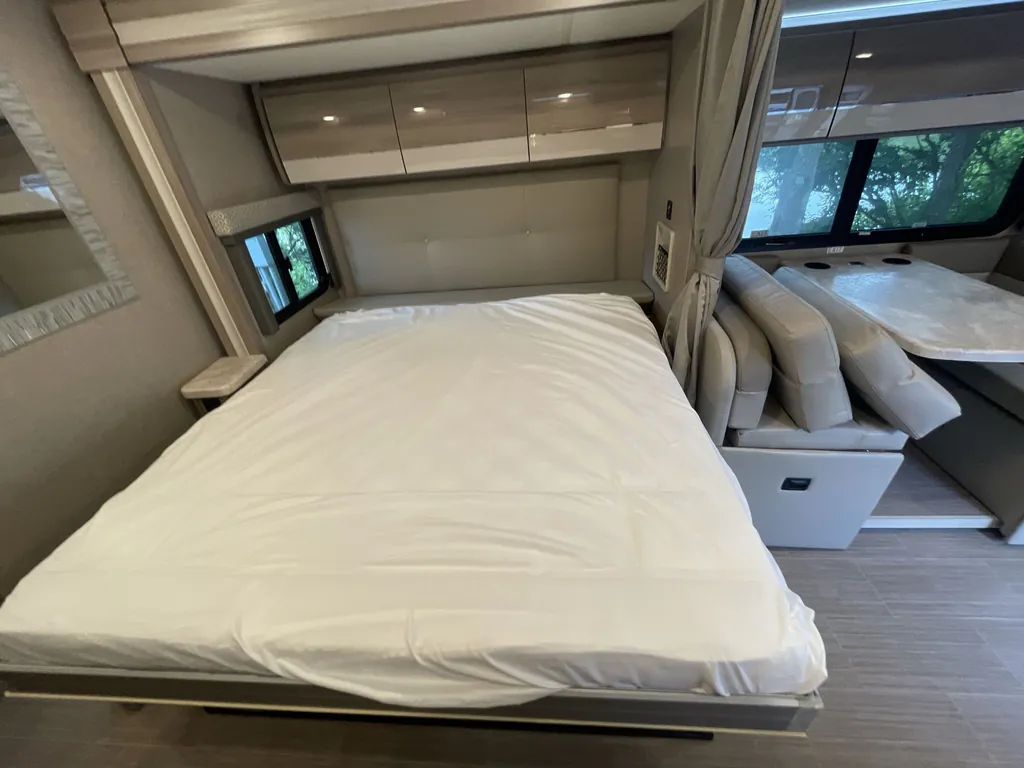 2023 Thor Motor Coach Tiburon 24FB, Photos photo 15