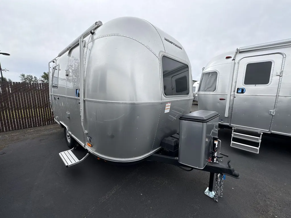 2027 Airstream World Traveler 17RB - Photo 3