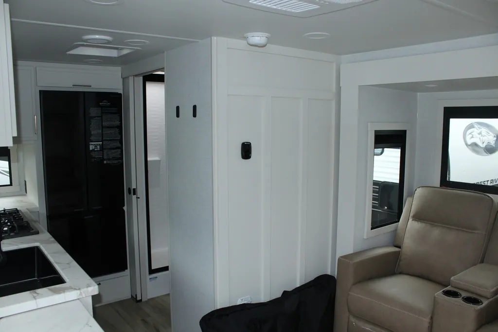 2026 Brinkley Model Ix 20X, Photos photo 8