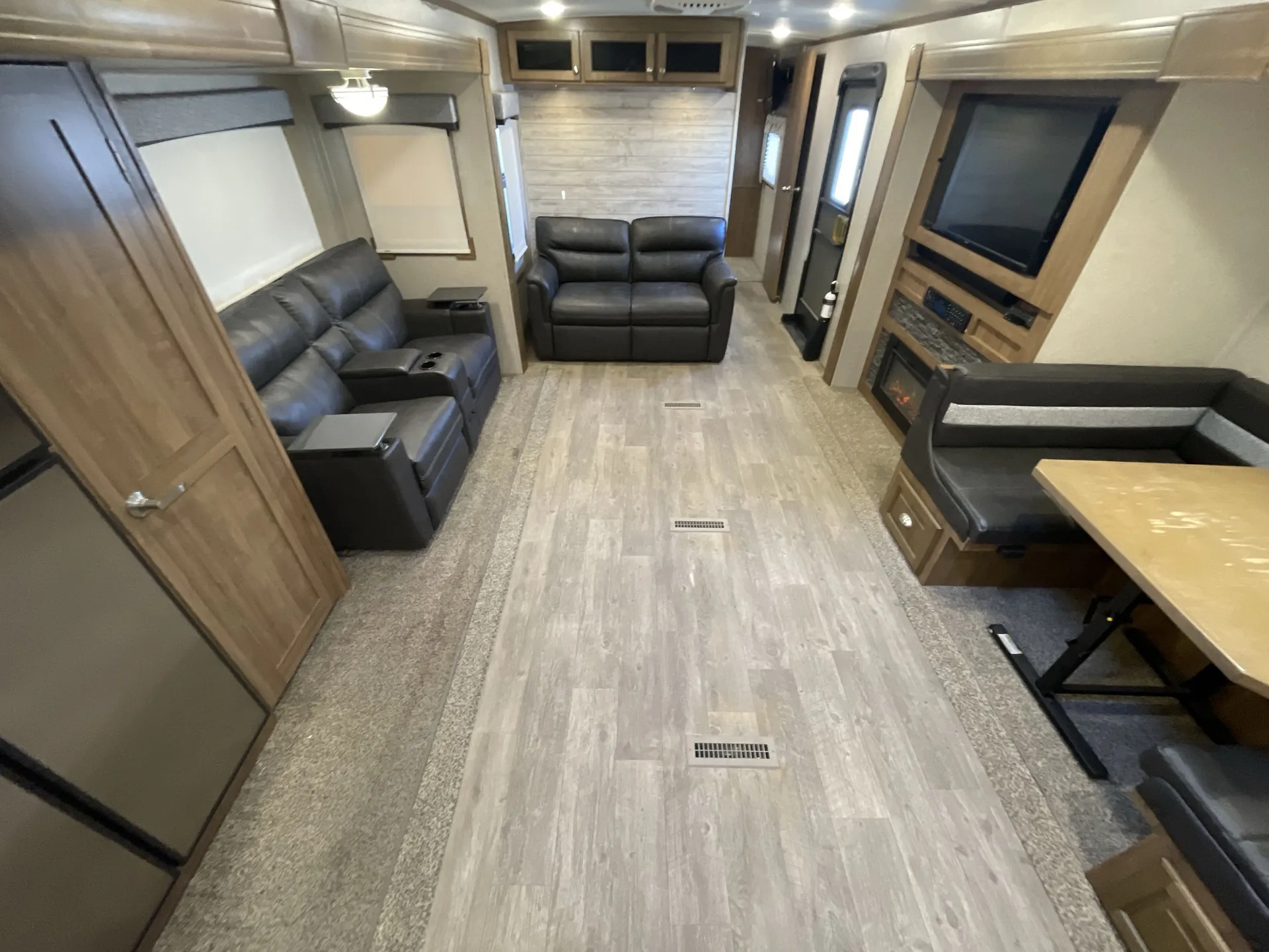2019 Forest River Rockwood Signature Ultra Lite 8332BS — living area main